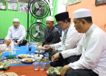 Wabup Hairan Takziah Kerumah Duka Kakak Ipar Bupati