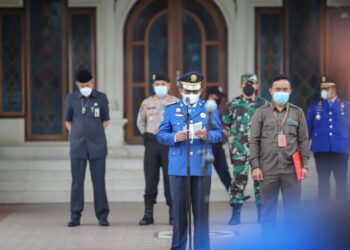 Jadi Inspektur Upacara, Bupati UAS: Selamat HUT Damkar yang ke-103