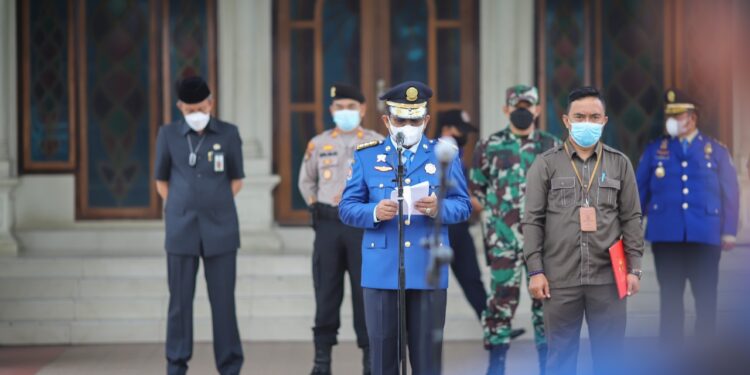 Jadi Inspektur Upacara, Bupati UAS: Selamat HUT Damkar yang ke-103