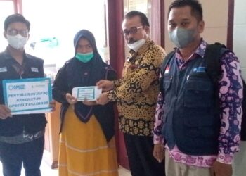 Opsezi Peduli Salurkan Santunan Dana Pengobatan ke Korban Ledakan Pompong di RSUD KH Daud Arif