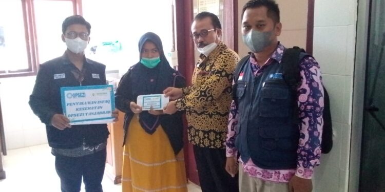 Opsezi Peduli Salurkan Santunan Dana Pengobatan ke Korban Ledakan Pompong di RSUD KH Daud Arif