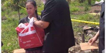 Tinjau Lokasi Kebakaran, Bupati UAS Salurkan Bantuan Tanggap Darurat