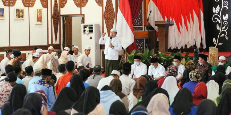 Hadiri Pengajian Milenial, Al Haris dan Hesnidar Haris Harap Generasi Muda Bekali Diri Dengan Ilmu Agama