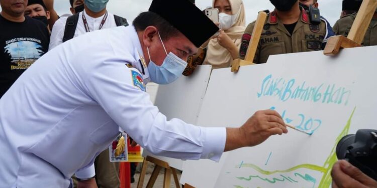 Al Haris : Lomba Lukis Momentum Tanamkan Kepedulian Terhadap Sungai Batanghari