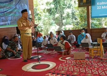 Pemkab Sarolangun Kenalkan Digitalisasi Kepada SAD