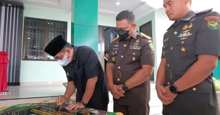 Resmikan Renovasi Gedung Makodim, Bupati UAS: Ini untuk Meningkatkan Kinerja