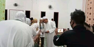 Wakil Bupati Sarolangun melaksanakan kegiatan Safari Ramadhan di Masjid Jami’ Desa Pulau Pandan