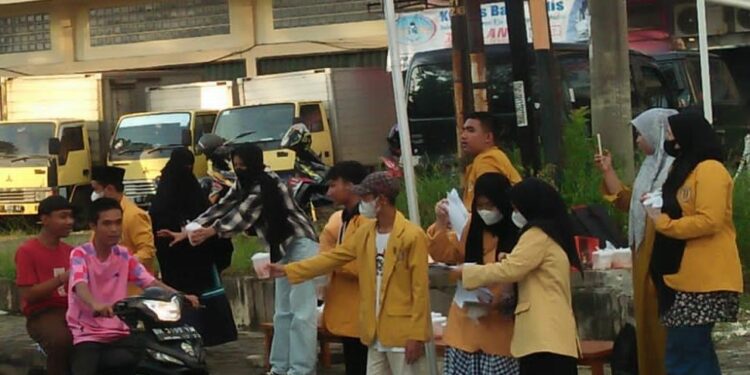 PD IPM Kota Jambi Bagikan Ratusan Takjil