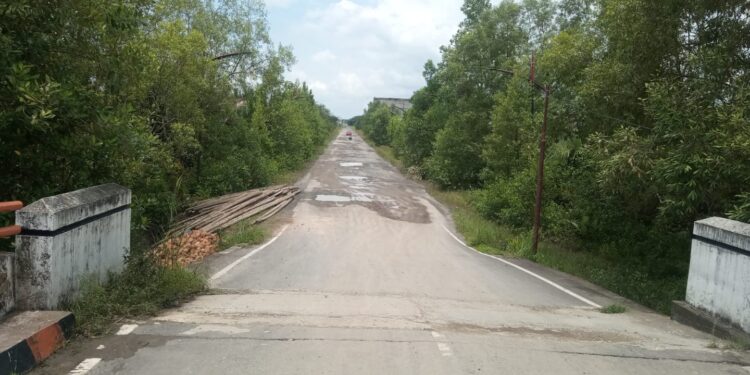 Akses Menuju Pelabuhan Roro Membahayakan, Warga Pertanyakan Dana Swakelola dan Mobil Perusahaan