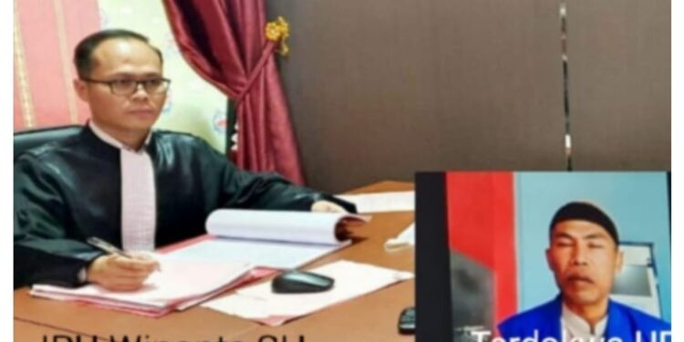 UR Dituntut Tiga Tahun Penjara