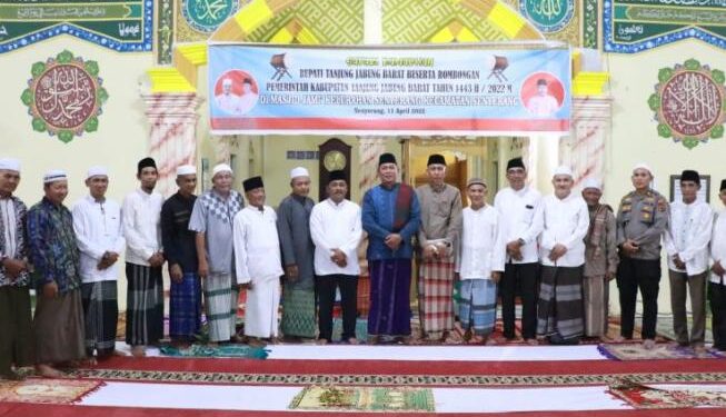 Wabup Hairan Beserta Tim Safari Pemkab Tanjab Barat Kunjungi Kelurahan Senyerang