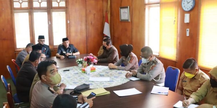 Sekda Pimpin Rapat Pemantapan Festival Arakan Sahur