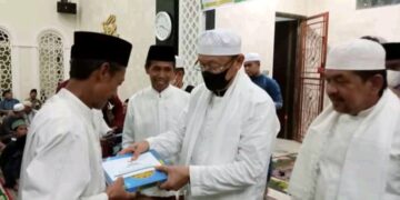 Bersama Baznas, Bupati sarolangun dan Tim safari Ramadhan telusuri kecamatan Mandiangin.