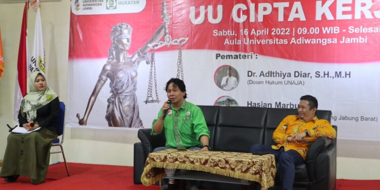 GANDENG FEDERASI HUKATAN KSBSI PROVINSI JAMBI, UNIVERSITAS ADIWANGSA JAMBI GELAR SEMINAR NASIONAL IMPLIKASI UU CIPTA KERJA