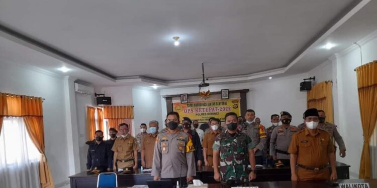 Dandim 0417/Kerinci Hadir Rapat Koordinasi Lintas Sektoral secara zoom mitting