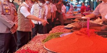 Pastikan Ketersediaan dan Kestabilan Harga Bahan Pokok, Wako Ahmadi Sidak Pasar Tanjung Bajure