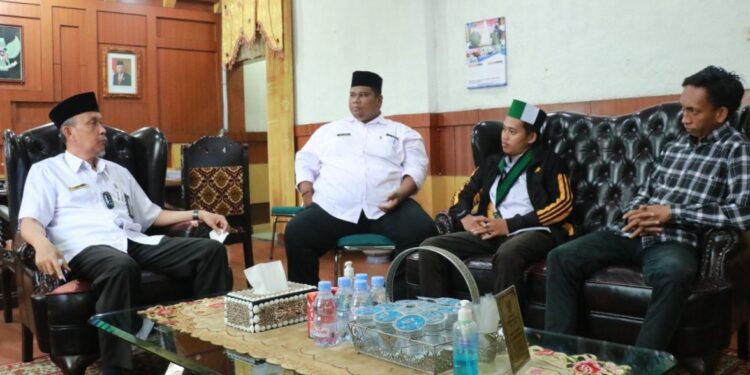 Ajak Mahasiswa Awasi Realisasi Zakat Profesi yang Dikelola Baznas
