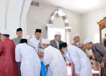 Bupati dan Wabup Sholat Ied di Masjid Syaikh Utsman Tungkal