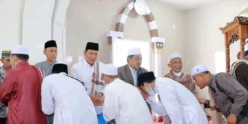 Bupati dan Wabup Sholat Ied di Masjid Syaikh Utsman Tungkal