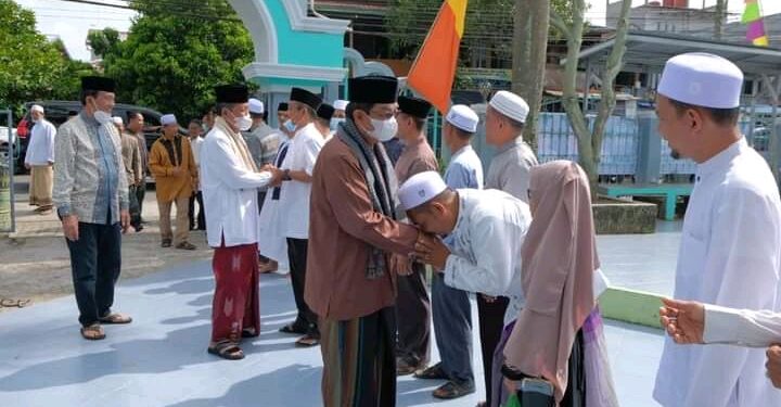 Bupati Anwar Sadat Hadiri Halal Bihalal Dan Reuni Keluarga Besar PHI Kuala Tungkal