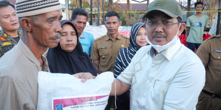 Bupati Anwar Sadat Kembali Lakukan Kunjungan ke Lokasi Kebakaran di Kampung Nelayan