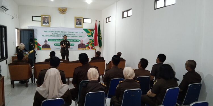 Kejari Tanjung Jabung Barat Gelar Sertijab Kasi Intel yang Baru