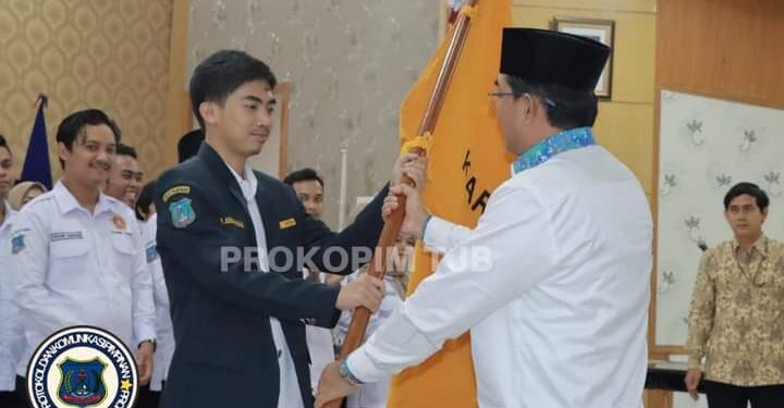 Kukuhkan Pengurus Karang Taruna Tanjab Barat, Bupati ingin Pemuda Lebih Inovatif