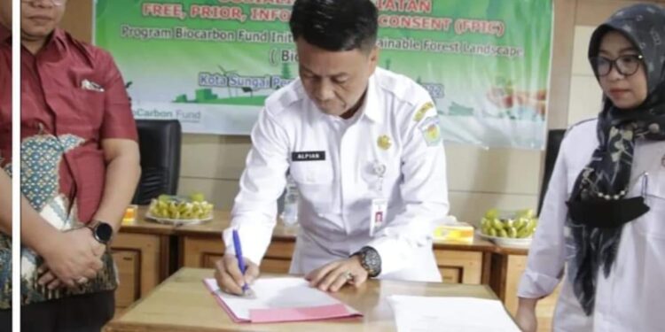 Sekda Alpian Buka Sosialisasi FPIC