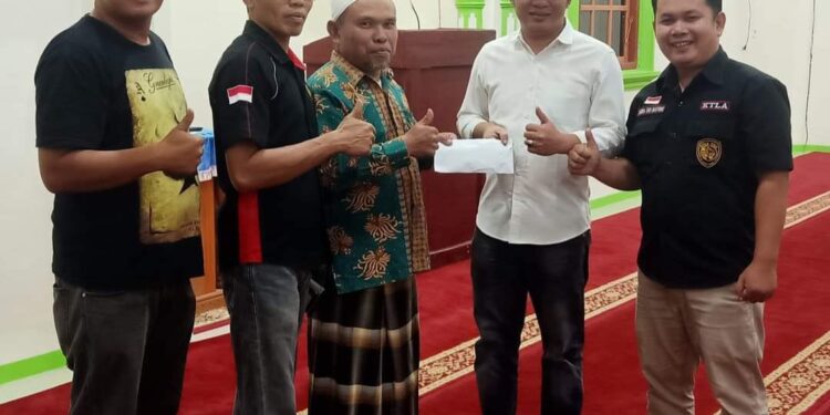 Feri Hardito: KTLA Sungai Penuh Berikan Bantuan ke Rumah Tahfizd dan Masjid