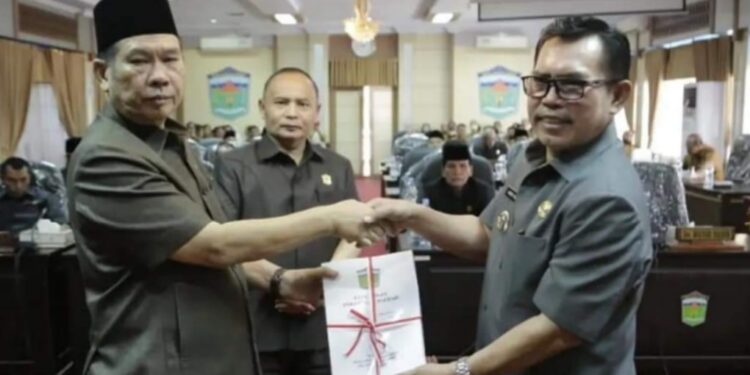 Wako Ahmadi Sampaikan Ranperda Pertanggungjawaban APBD TA 2021 Ke Dewan