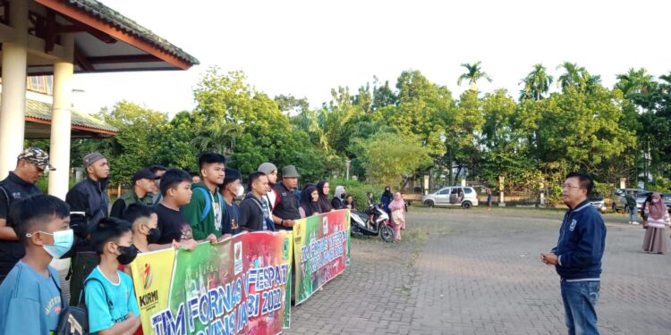 Ikuti FORNAS ke- VI di Palembang, Ketua FESPATI Provinsi Jambi Lepas 35 Atlet Panahan