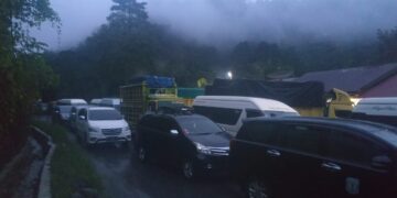 Longsor dan Pohon Tumbang, Jalan Kerinci – Bangko Macet Total