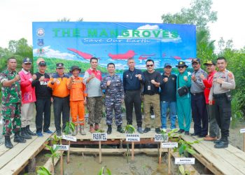 Peringati Hari Mangrove Sedunia, Pemkab Tanjabbbarat dan Lanal Palembang Gelar Penanaman Mangrove