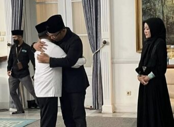 Berbelasungkawa, Al Haris Datangi Ridwan Kamil di Rumah Dinas Gubernur Jawa Barat