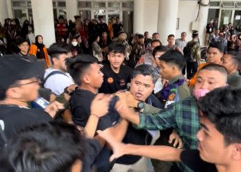 Cacatnya Birokrasi Dalam Pelaksanaan PKKMB Universitas Jambi