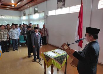 Wako Ahmadi Lantik Direktur Perumda Tirta Khayangan