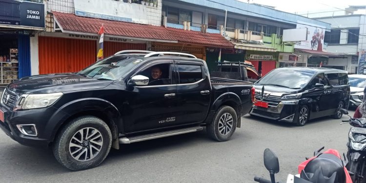 Mobil Patwal Wako Ahmadi Taati Peraturan Lalu lintas, Warga: Ini merupakan Contoh yang Baik