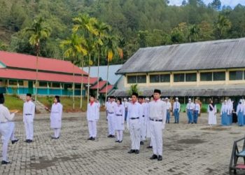 Kapolres Kerinci Jadi Pembina Upacara di SMKN 4 Sungai Penuh