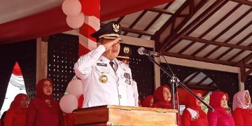 Penjabat Bupati Henrizal Pimpin Upacara HUT Kemerdekaan RI Ke-77 Tahun 2022
