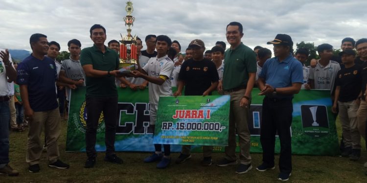 Ketua Asprov PSSI Provinsi Jambi Resmi Tutup Piala PSSI Jambi Putaran Kota Sungai Penuh