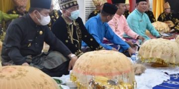 Pj Bupati Sarolangun Hadiri Penganugerahan Gelar Adat Kajagung dan Mendagri RI