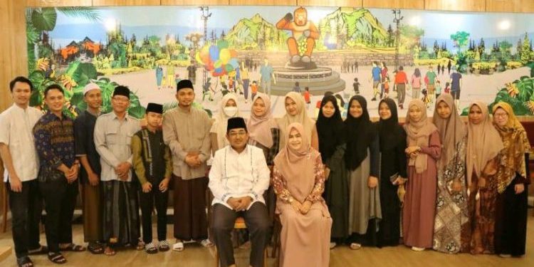 Bupati Ajak Masyarakat Dukung Kafilah Tanjab Barat di MTQ Tingkat Nasional
