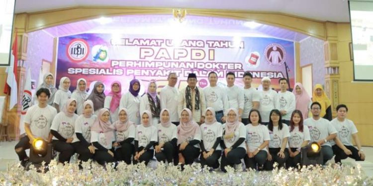 Bupati Buka Secara Resmi Seminar Awam Diabetes Melitus Dan TB Paru Dalam Rangka HUT PAPDI Ke-65