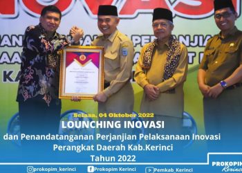 Bupati Adirozal Terima Penghargaan IGA 2021 Pada Lounching Pelaksanaan Inovasi Perangkat Daerah Kabupaten Kerinci