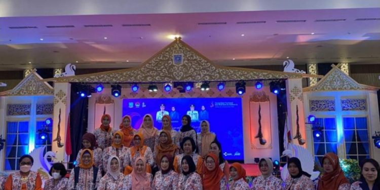 Hadiri Sarasehan Istri Walikota Se Indonesia, Herlina Ahmadi Perkenalkan Potensi Kota Sungai Penuh