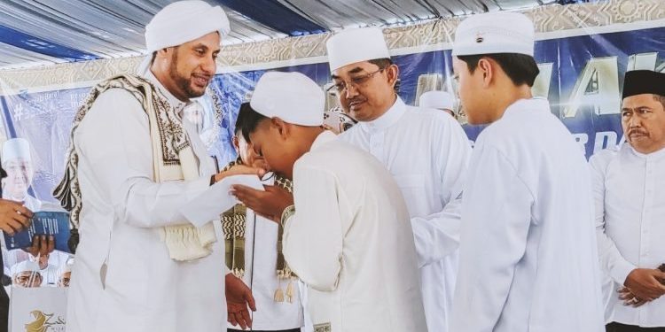 Bupati Hadiri Tabligh Akbar dan Haul di Ponpes Al-Baqiyatush Shalihat