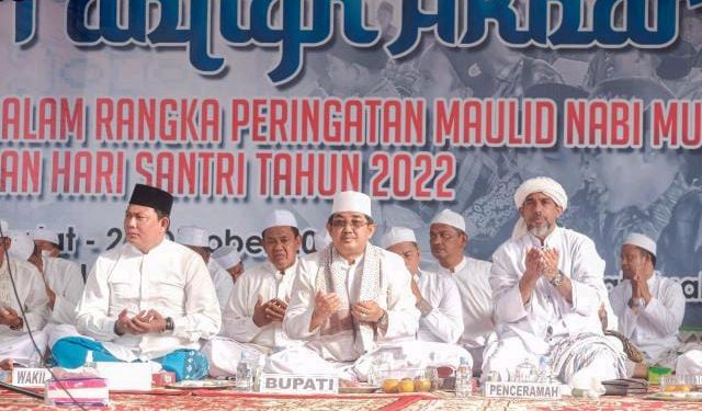 Bupati Anwar Sadat Hadiri Peringatan Hari Santri Nasional di Ponpes Al-baqiyatush Shalihat