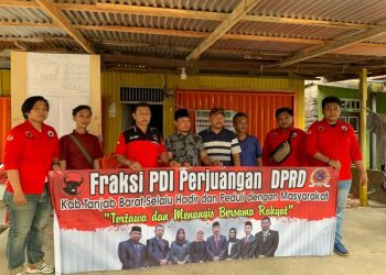 Fraksi PDI Perjuangan Tanjab Barat Berikan Bantuan Untuk Korban Kebakaran
