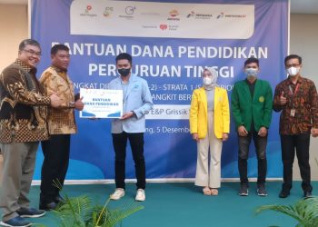 Medco E&P Grissik Serahkan Beasiswa Untuk 360 Mahasiswa dan Guru Honorer
