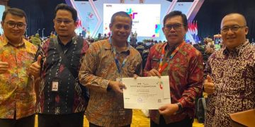 Berhasil Capai Peningkatan Indeks Pencegahan Korupsi Tertinggi, Wako Ahmadi Terima Penghargaan Dari KPK RI